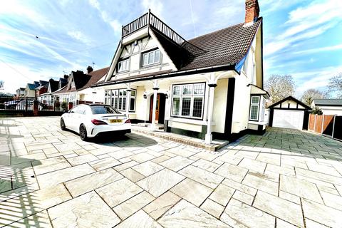 undefined, Curtis Road, Hornchurch, RM11