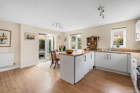 4 bedroom detached house for sale, Jack Russell Close, Gloucestershire GL5