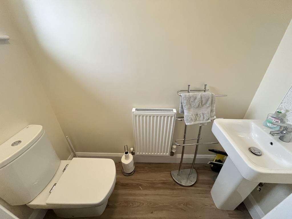 Cloakroom/wc