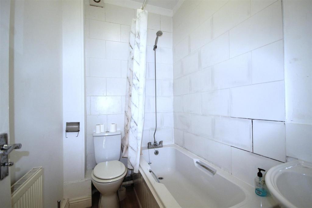Bathroom .JPG
