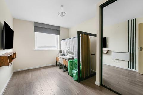 2 bedroom apartment for sale, Wooldridge Close, Feltham, TW14