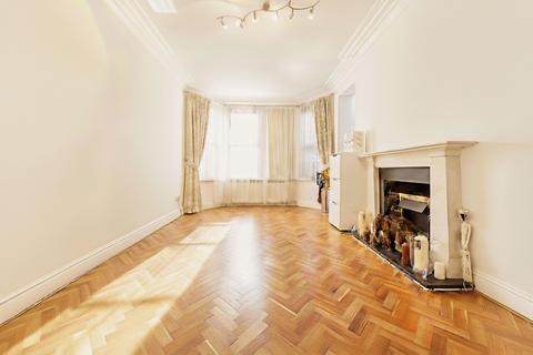 2 bedroom flat to rent, Canfield Gardens, London NW6