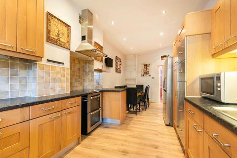 2 bedroom flat to rent, Canfield Gardens, London NW6