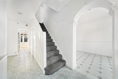 5 bedroom end of terrace house for sale, Staines Road, Ilford