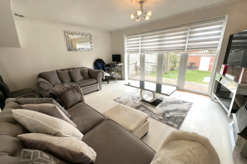 3 bedroom end of terrace house for sale, Parkside, Birmingham B32