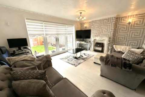 3 bedroom end of terrace house for sale, Parkside, Birmingham B32