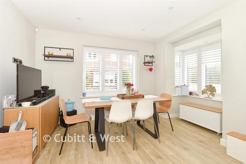 undefined, Stanley Mews, Billingshurst RH14