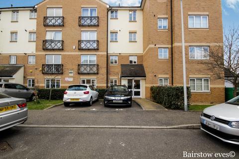 2 bedroom apartment to rent, Friars Close, Ilford, IG1