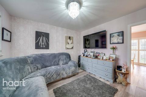4 bedroom semi-detached house for sale, Henderson Way, Witham