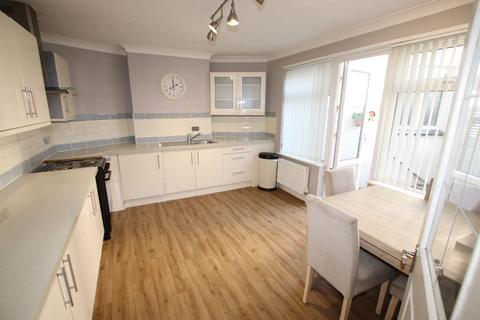 2 bedroom flat for sale, Holland Road, Clacton on Sea, CO15