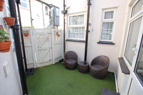 2 bedroom flat for sale, Holland Road, Clacton on Sea, CO15