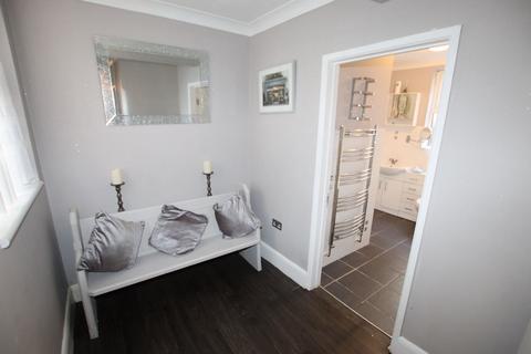 2 bedroom flat for sale, Holland Road, Clacton on Sea, CO15