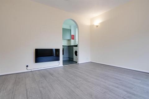 1 bedroom flat to rent, Kingfisher Way, London, NW10 8TQ