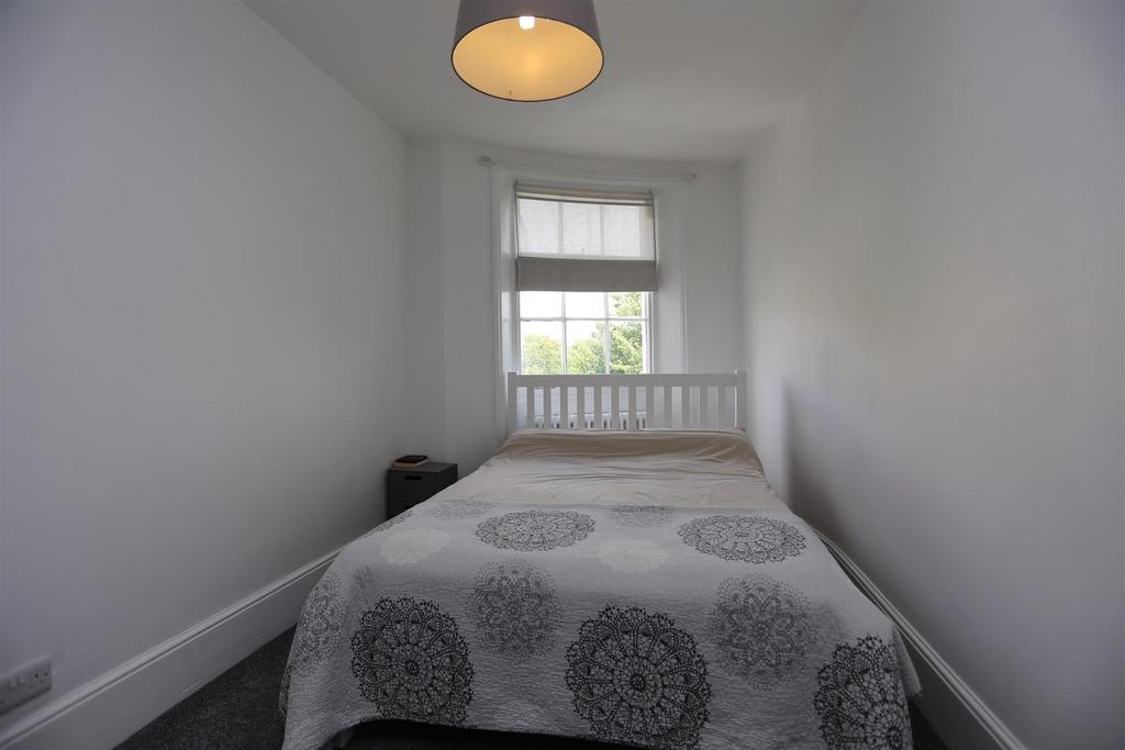4, 60 Monteplier Road - Furn (8).JPG