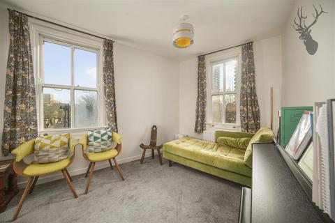 1 bedroom flat for sale, Chisenhale Road, Bow