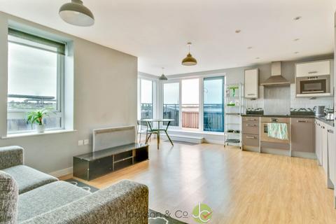 2 bedroom penthouse to rent, Colchester CO2