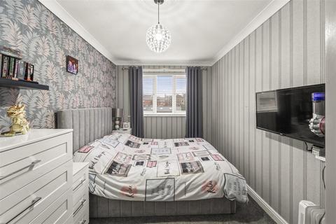 2 bedroom apartment for sale, Montague Road, Sale
