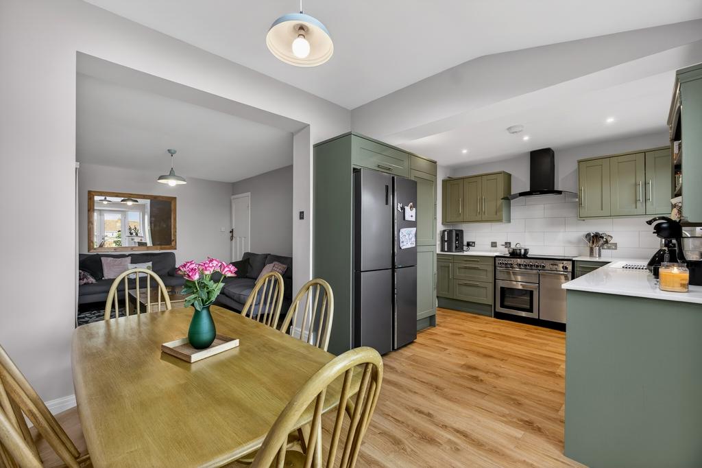 Kitchen Dining Area (2)