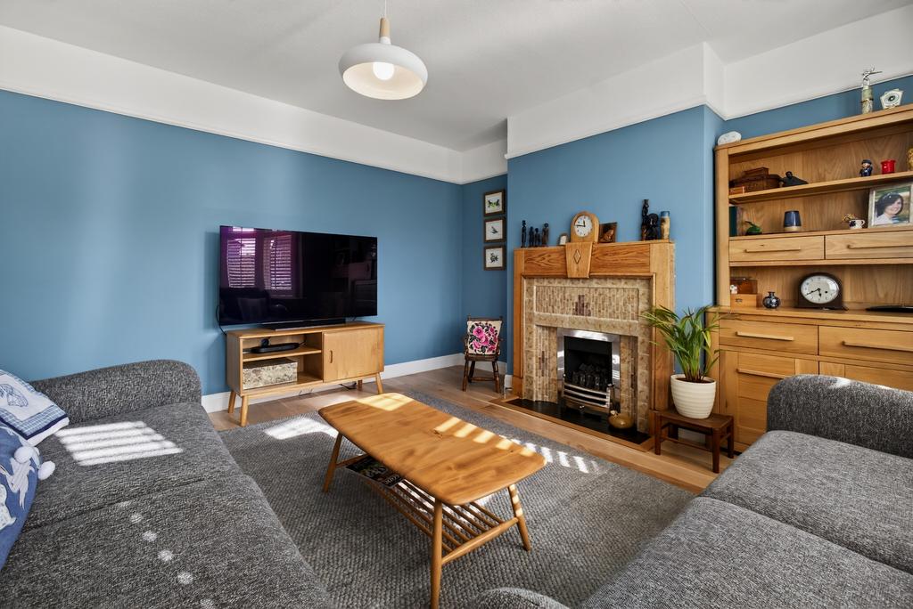 Living Room (2)