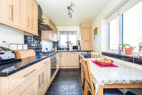 2 bedroom maisonette for sale, Yeading Fork, Hayes