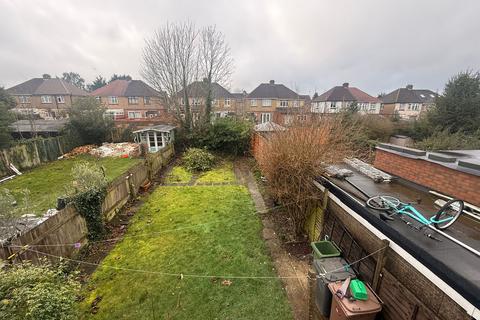 3 bedroom semi-detached house to rent, Somerset Avenue, Luton LU2