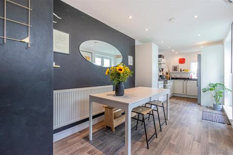 5 bedroom end of terrace house for sale, Montgomery Street, Cardiff CF24