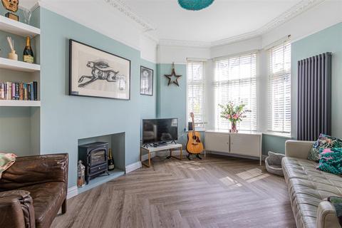 5 bedroom end of terrace house for sale, Montgomery Street, Cardiff CF24