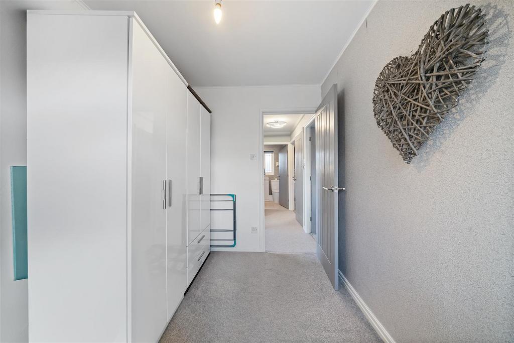 Bedroom 3b.jpg