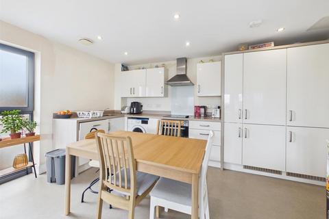 2 bedroom apartment for sale, Park View Avenue, Gateshead NE9
