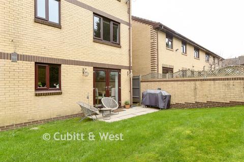 2 bedroom ground floor flat for sale, 9 Canons Close, Reigate RH2