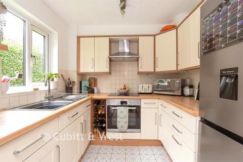2 bedroom ground floor flat for sale, 9 Canons Close, Reigate RH2