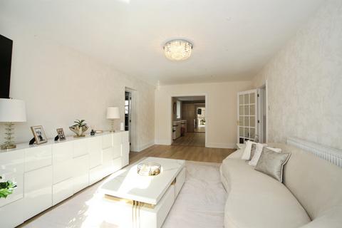 5 bedroom detached house for sale, Mill Lane, Cross Inn, Pontyclun