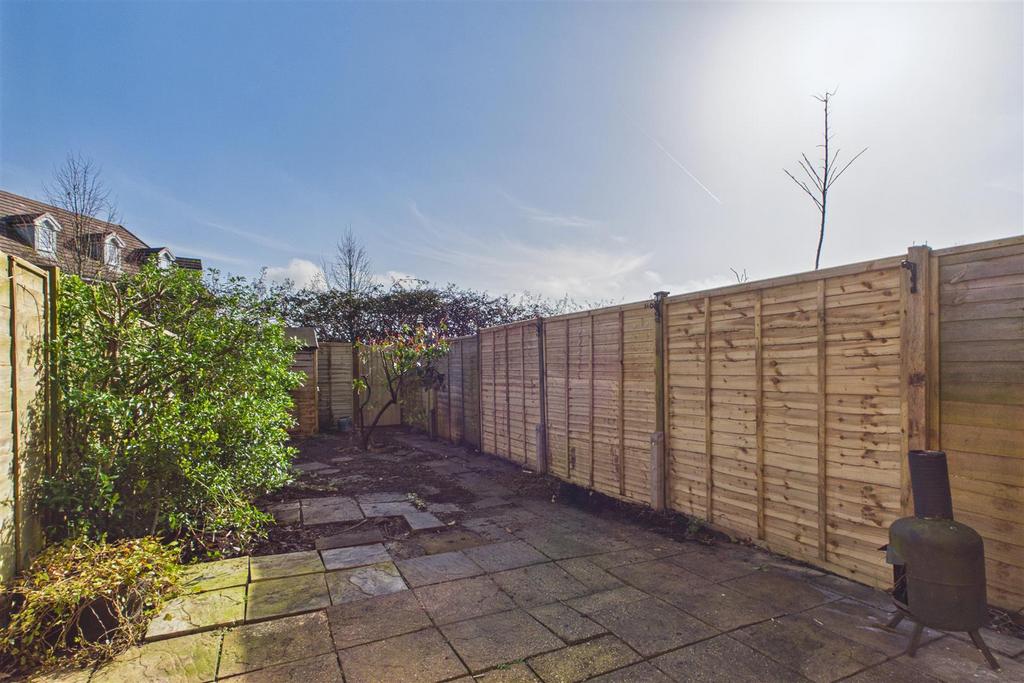 CAM01894 G0-PR0273-STILL009.jpg