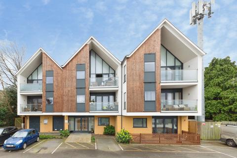 Mollison Drive, Wallington SM6