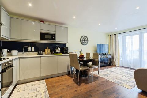 1 bedroom flat for sale, Mollison Drive, Wallington SM6
