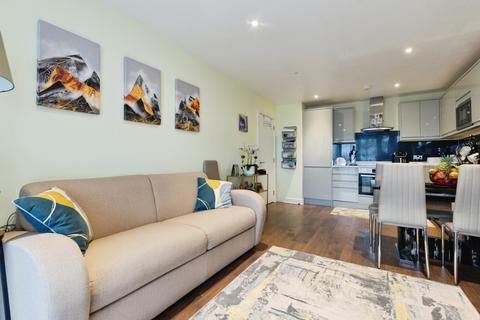 1 bedroom flat for sale, Mollison Drive, Wallington SM6