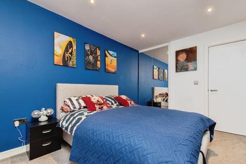 1 bedroom flat for sale, Mollison Drive, Wallington SM6