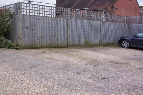 2 bedroom apartment to rent, Station Road, Merstham Redhill RH1