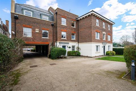 2 bedroom apartment to rent, Station Road, Merstham Redhill RH1