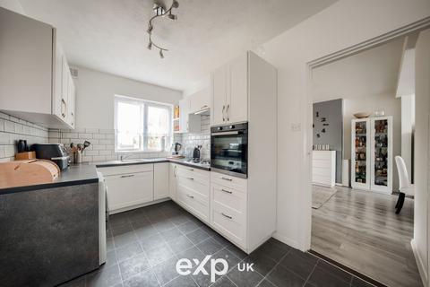 3 bedroom semi-detached house for sale, London Road, Northampton NN4