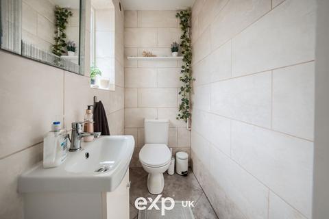 3 bedroom semi-detached house for sale, London Road, Northampton NN4