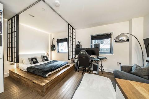 Studio for sale, Red Lion Square, London SW18