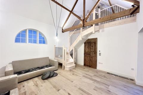 1 bedroom duplex to rent, The Stable Barn, SG13