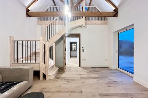 1 bedroom duplex to rent, The Stable Barn, SG13