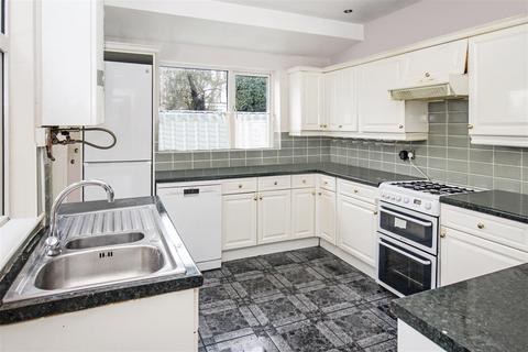 3 bedroom semi-detached house for sale, Avenue Road, Leigh-On-Sea