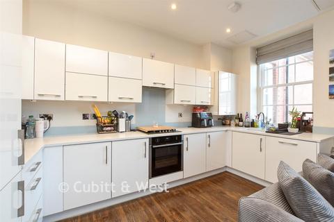 2 bedroom apartment for sale, Sherwood Way, Epsom, Surrey