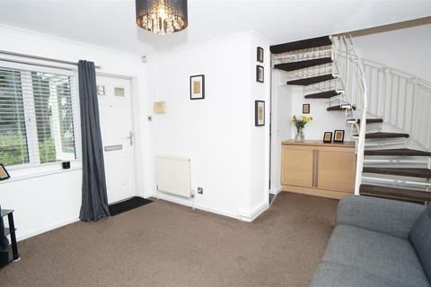 undefined, Santa Monica Grove, Idle, Bradford