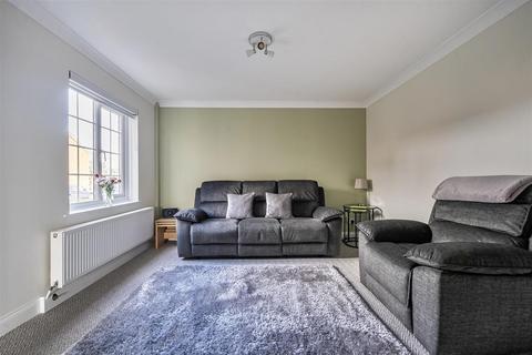 undefined, Yew Tree Drive, Bovingdon, Hemel Hempstead