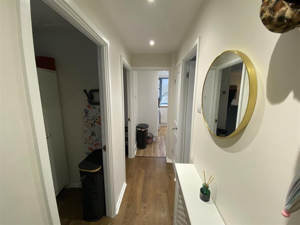 Hallway.jpeg