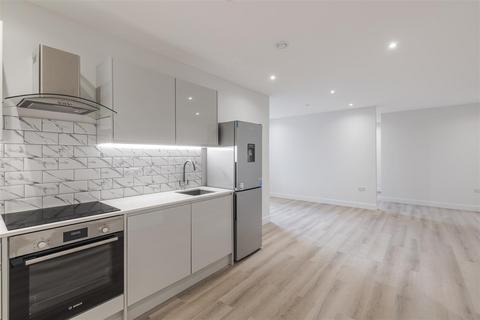 1 bedroom flat to rent, Streamside House, Uxbridge